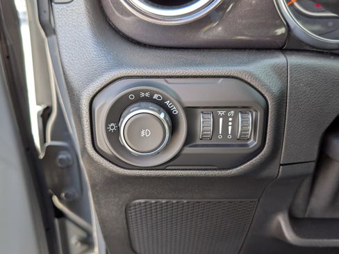 Used 2021 Jeep Wrangler Unlimited Sahara image 19