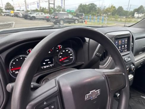 Used 2021 Chevrolet Silverado 1500 Custom Trail Boss w/ LPO, Dark Essentials Package AWD/4WD image 5