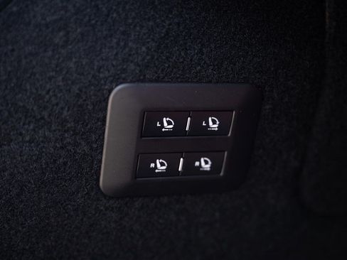 Used 2025 Ferrari Purosangue AWD/4WD image 26