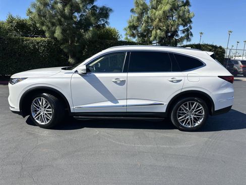 Used 2023 Acura MDX SH-AWD w/ Advance Package image 3