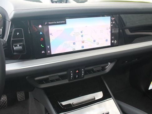 New 2026 Porsche Cayenne E-Hybrid AWD/4WD image 17