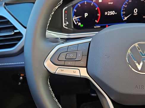 New 2026 Volkswagen Taos SEL image 17