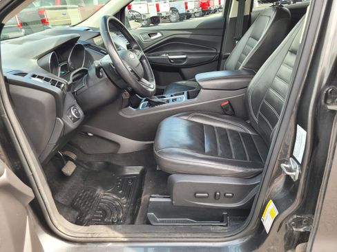 Used 2017 Ford Escape Titanium w/ Equipment Group 301A AWD/4WD image 10