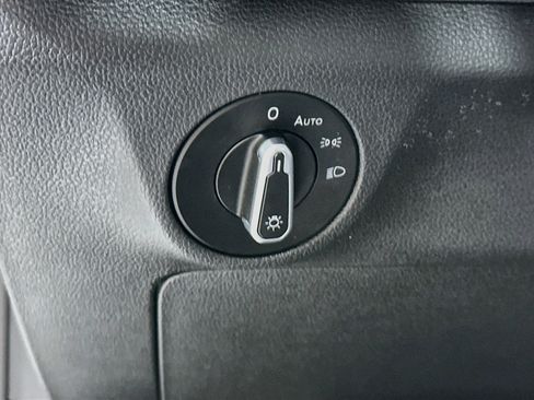 Used 2025 Volkswagen Jetta Sport FWD image 17