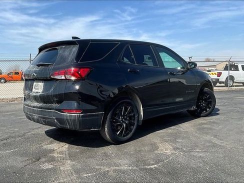 Used 2023 Chevrolet Equinox LS w/ LS Convenience Package image 4