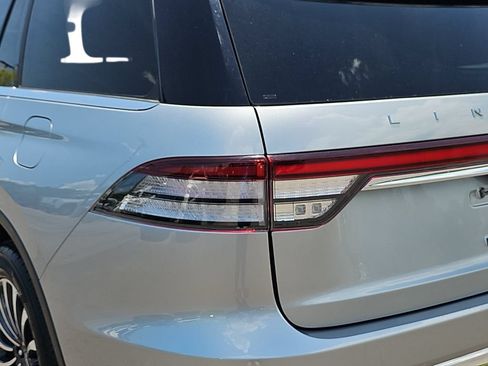 Used 2023 Lincoln Aviator AWD w/ Premium Package image 35