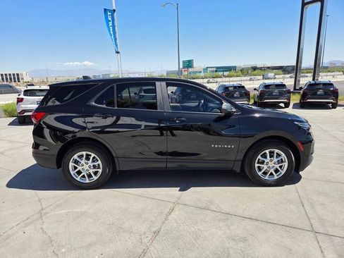 Used 2022 Chevrolet Equinox LS w/ LS Convenience Package FWD image 7