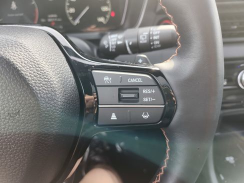 Used 2025 Honda Pilot TrailSport image 38