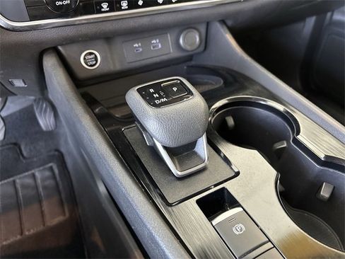 Used 2023 Nissan Rogue SV image 27