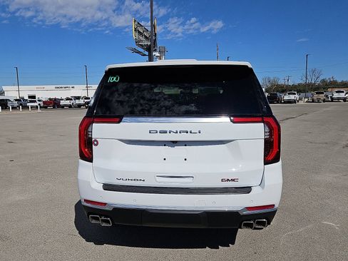 New 2026 GMC Yukon Denali w/ Sun & Power Step Package image 4
