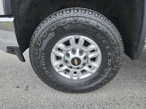 Used 2022 Chevrolet Silverado 2500 LT w/ Convenience Package image 10