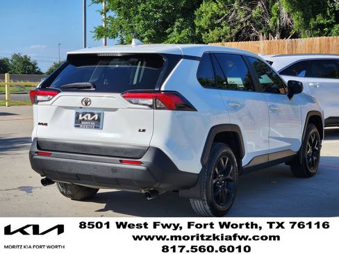Used 2023 Toyota RAV4 LE FWD image 4