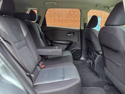 Used 2021 Nissan Rogue SV FWD image 17