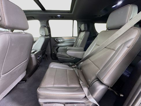 Used 2021 Chevrolet Suburban High Country AWD/4WD image 28