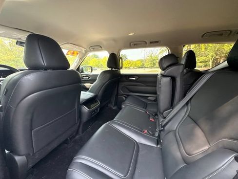 Used 2025 Nissan Armada SV AWD/4WD image 19