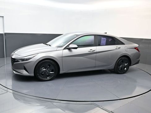 Certified 2023 Hyundai Elantra SEL image 6