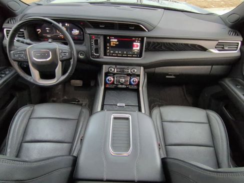 Used 2023 GMC Yukon Denali w/ Denali Reserve Package image 15