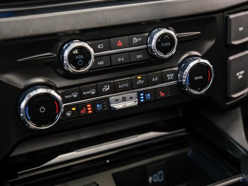 Used 2026 Ford F450 Platinum w/ FX4 Off-Road Package image 61