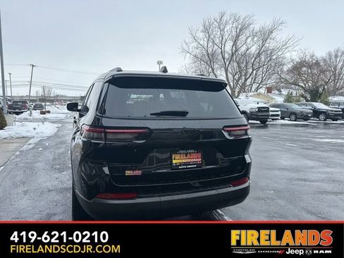 Used 2023 Jeep Grand Cherokee L Laredo image 11