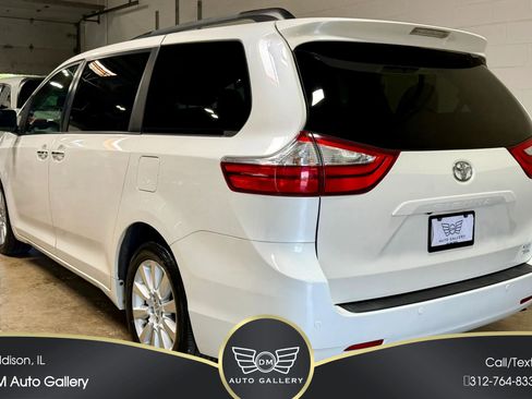 Used 2015 Toyota Sienna XLE w/ XLE Navigation Package AWD/4WD image 10