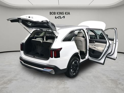 Used 2025 Kia Sorento S w/ Panoramic Sunroof Package FWD image 31