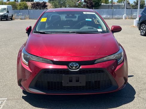 Used 2022 Toyota Corolla LE w/ LE Convenience Package FWD image 2