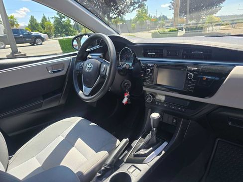 Used 2016 Toyota Corolla LE FWD image 10