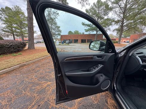 Used 2016 Audi Q5 2.0T Premium Plus w/ Technology Package image 24