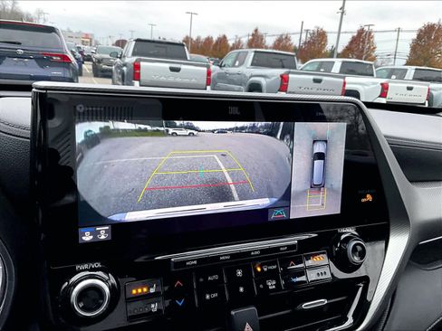 Used 2022 Toyota Highlander Platinum image 20