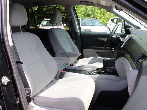 Used 2018 Honda Pilot EX image 32