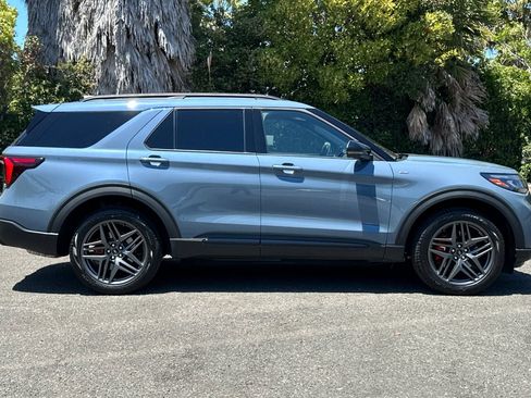 Certified 2025 Ford Explorer ST-Line w/ Premium Package AWD/4WD image 2