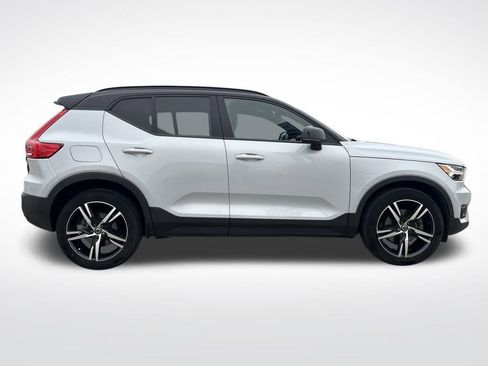 Used 2022 Volvo XC40 T4 R-Design w/ Protection Package Premier image 8