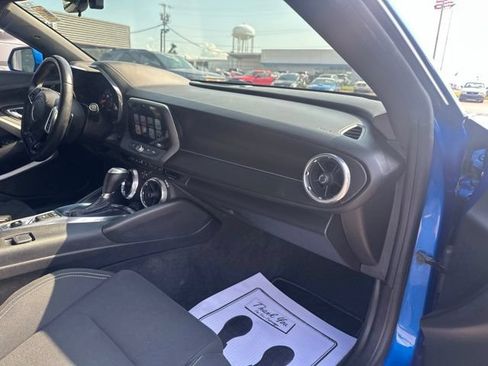 Used 2017 Chevrolet Camaro SS RWD image 10