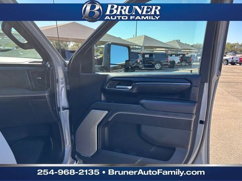 Used 2024 GMC Sierra 2500 AT4X image 15