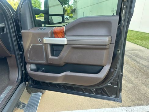 Used 2018 Ford F250 King Ranch w/ King Ranch Ultimate Package AWD/4WD image 31