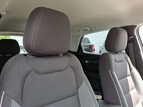 Used 2023 Chevrolet TrailBlazer LT FWD image 13
