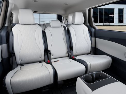 New 2026 Kia Carnival EX FWD image 18