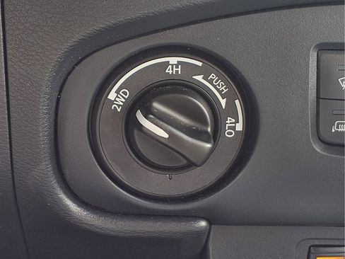 Used 2022 Nissan Frontier SV image 10