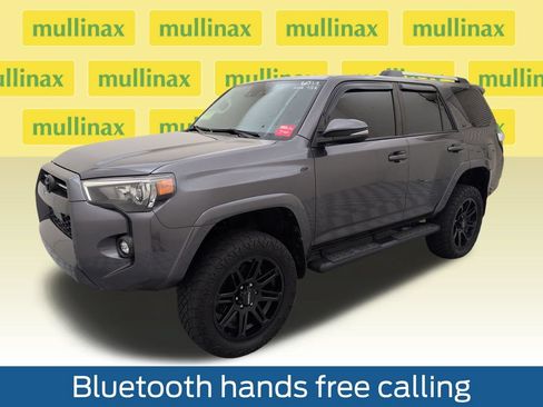 Used 2022 Toyota 4Runner SR5 Premium AWD/4WD image 11