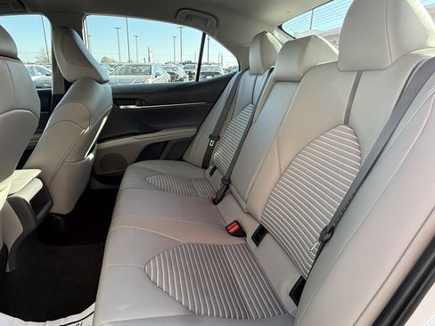 Used 2023 Toyota Camry SE image 6