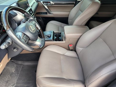 Used 2023 Lexus GX 460 Premium w/ Premium Package AWD/4WD image 11