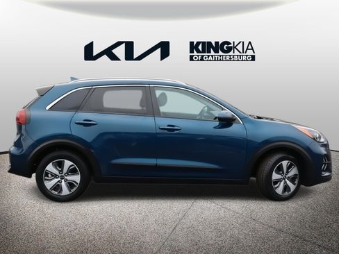 Used 2020 Kia Niro LX image 2