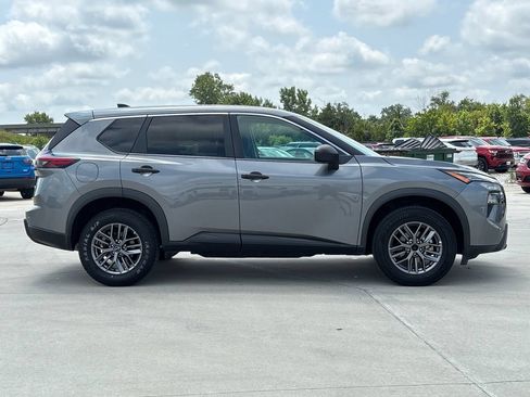 Used 2024 Nissan Rogue S AWD/4WD image 6