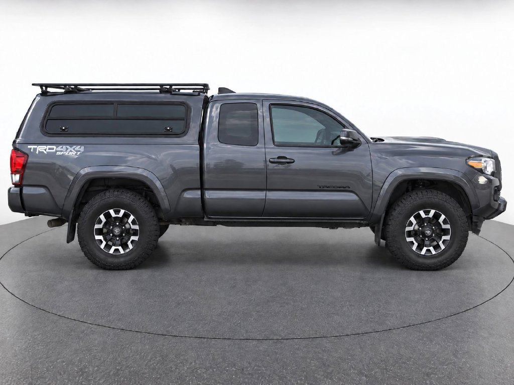 Used 2018 Toyota Tacoma TRD Sport w/ Technology Package AWD/4WD image 8
