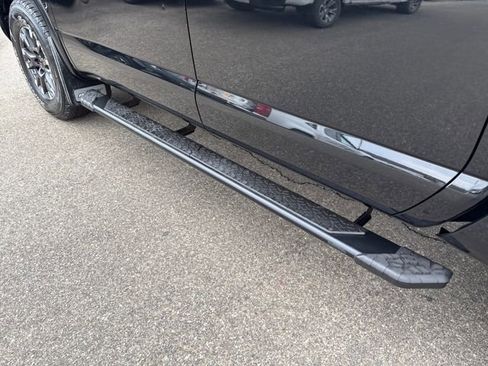 Used 2020 Nissan Titan PRO-4X image 10