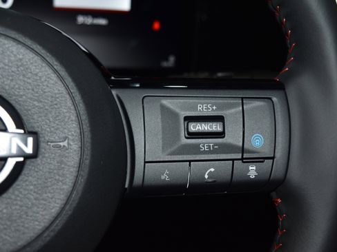 New 2025 Nissan Kicks SR w/ SR Premium Package AWD/4WD image 7