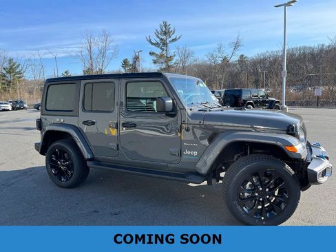 Used 2023 Jeep Wrangler Unlimited Sahara w/ Cold Weather Group AWD/4WD image 1