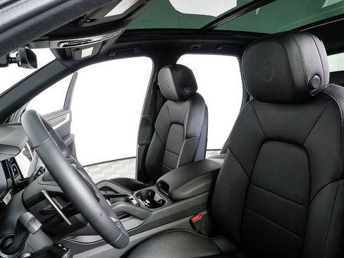 New 2026 Porsche Cayenne AWD/4WD image 5