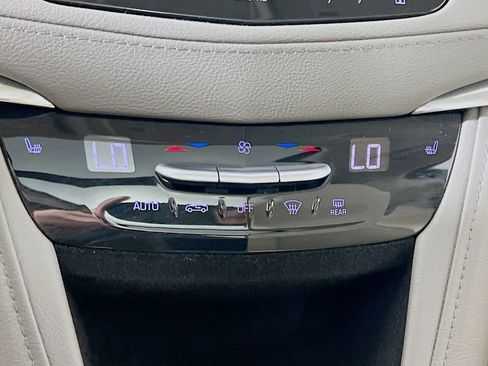 Used 2018 Cadillac XT5 Luxury image 15