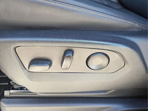 Used 2022 Chevrolet Tahoe Z71 w/ Z71 Off-Road Package image 14